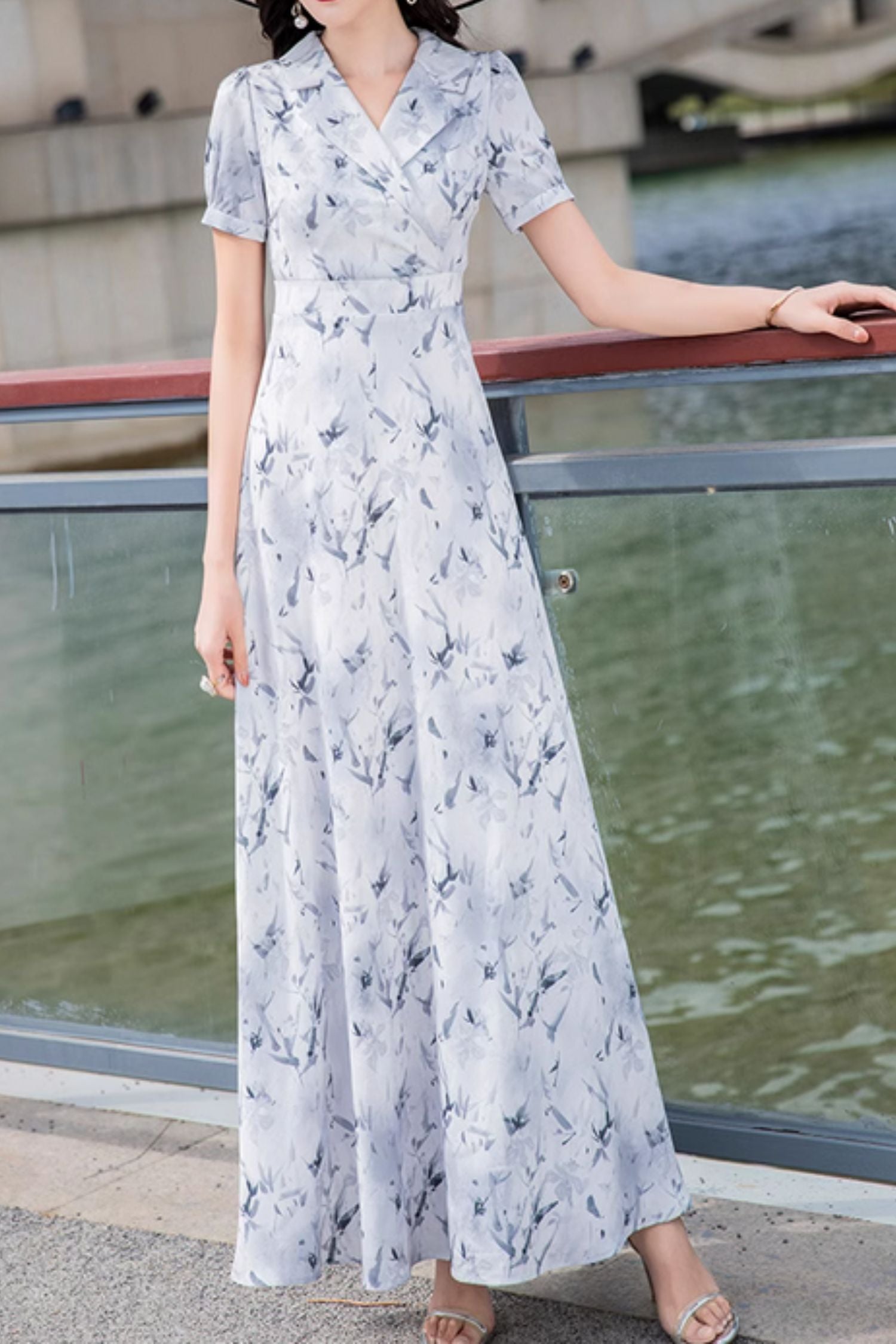 A line summer dress with v neckline 5033 Xiaolizi A line summer dress with v neckline 5033 Xiaolizi