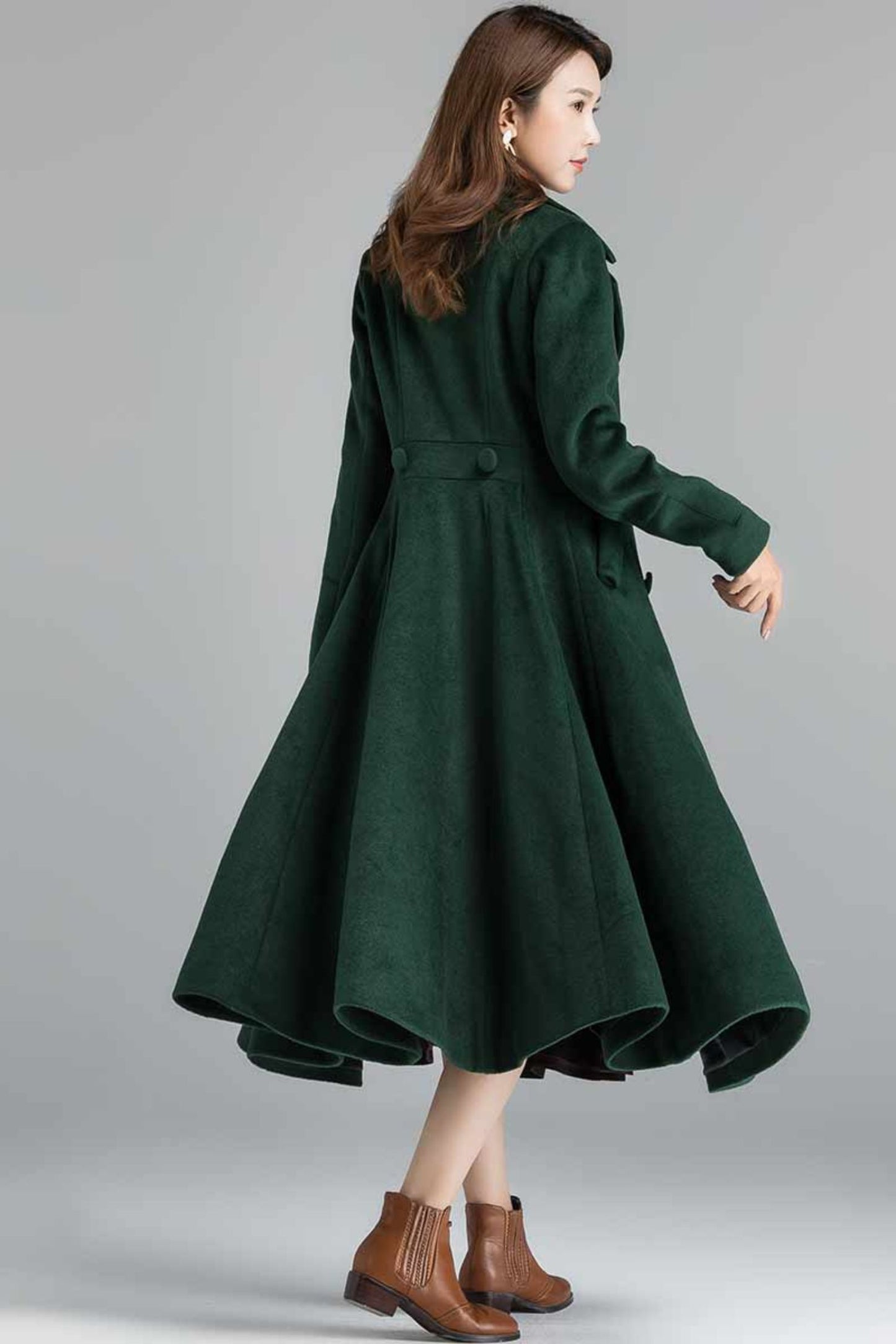 Stylish women’s green wool blend winter coat with buttons