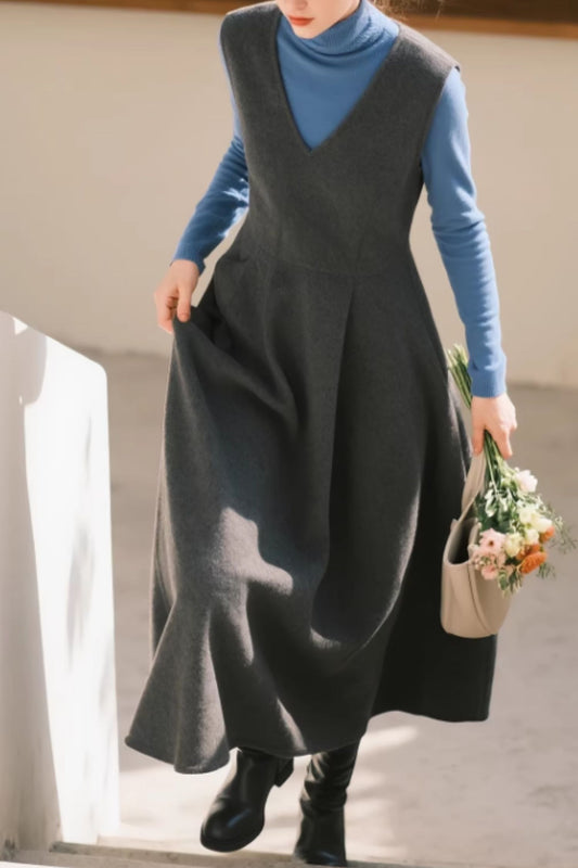 Wool Pinafore Midi Dress – Timeless Sleeveless Winter Style | Xiaolizi 6645