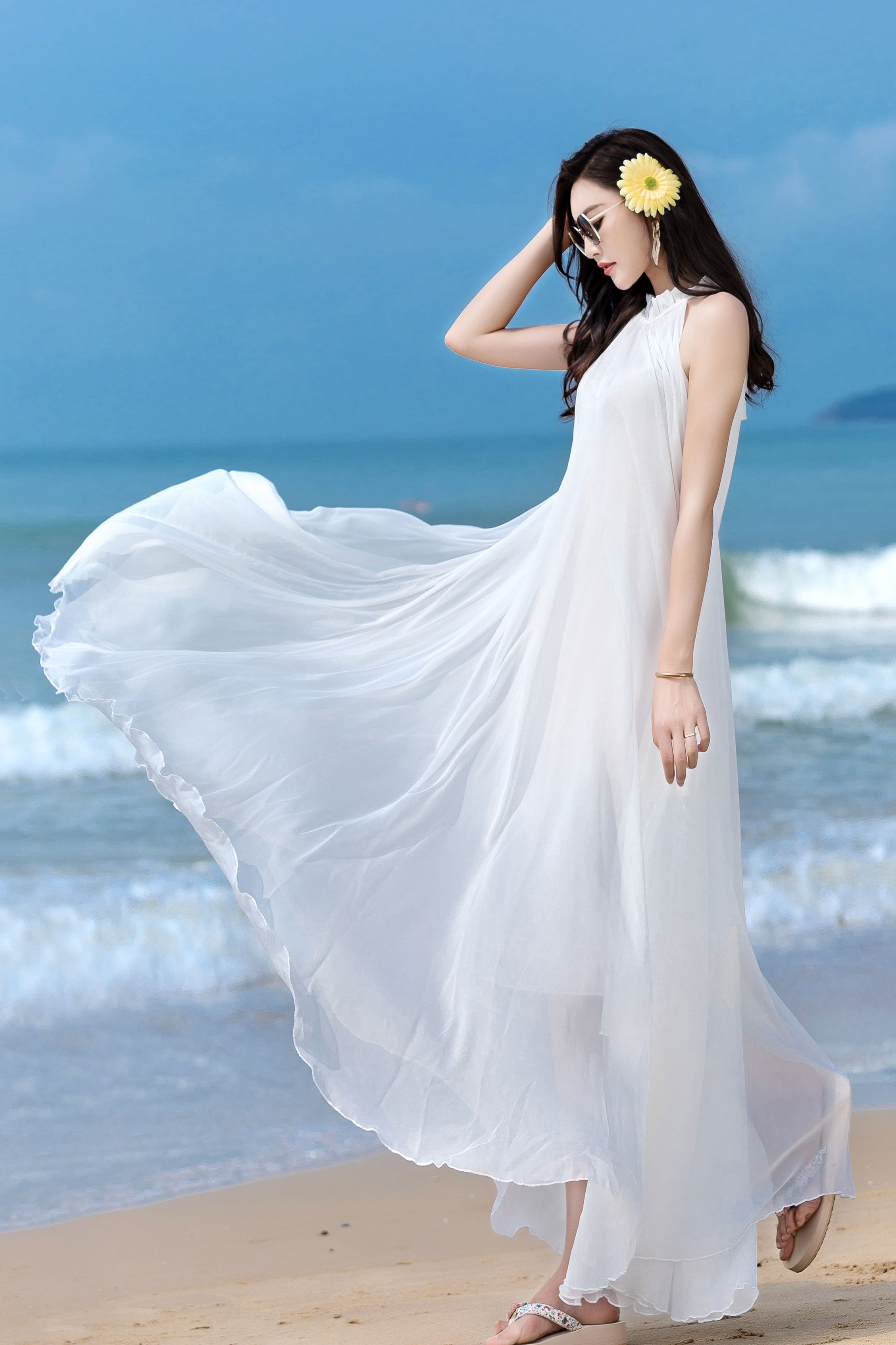 White Chiffon Maxi Dress with Halter Neck and Flowing Silhouette – Xiaolizi