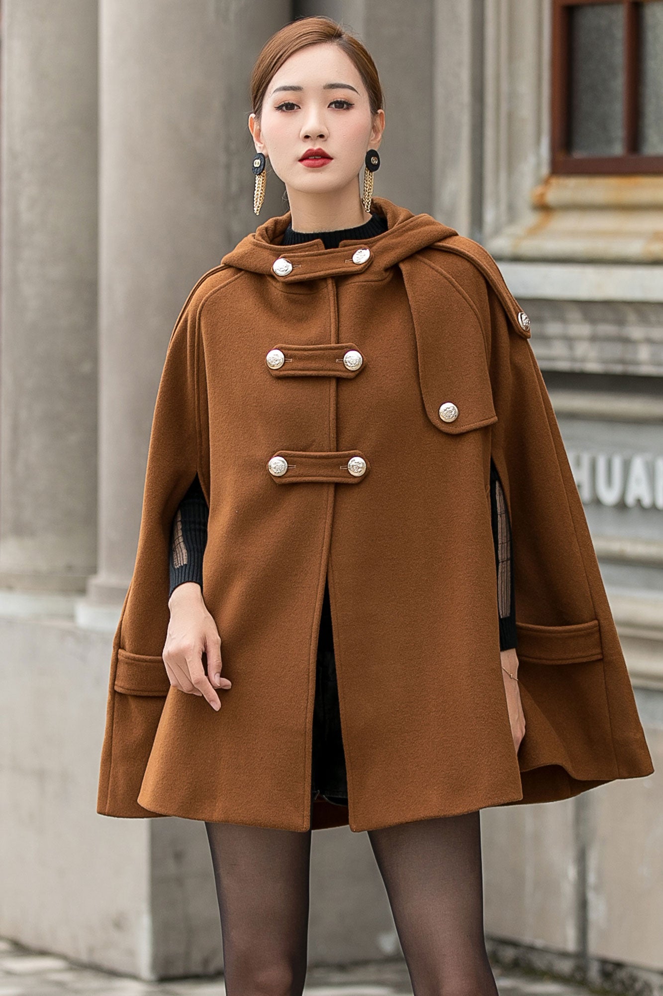 Handmade Brown Wool Cape Coat – Hooded Double-Breasted Winter Overcoat Xiaolizi 3142