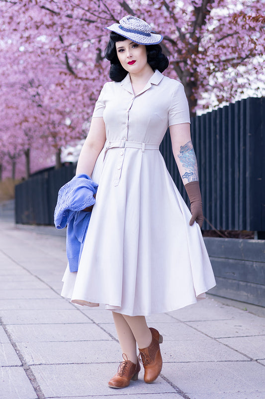 Vintage Shirt Dress – Elegant Short Sleeve Pleated Midi in White 3510
