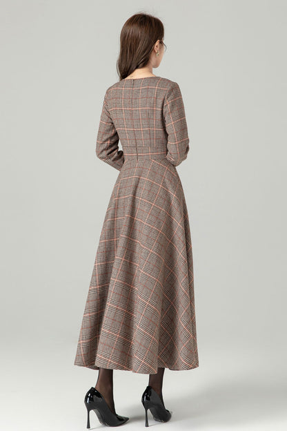 Brown Plaid Wool Maxi Dress – Vintage British Check Winter Dress with Pockets 4491