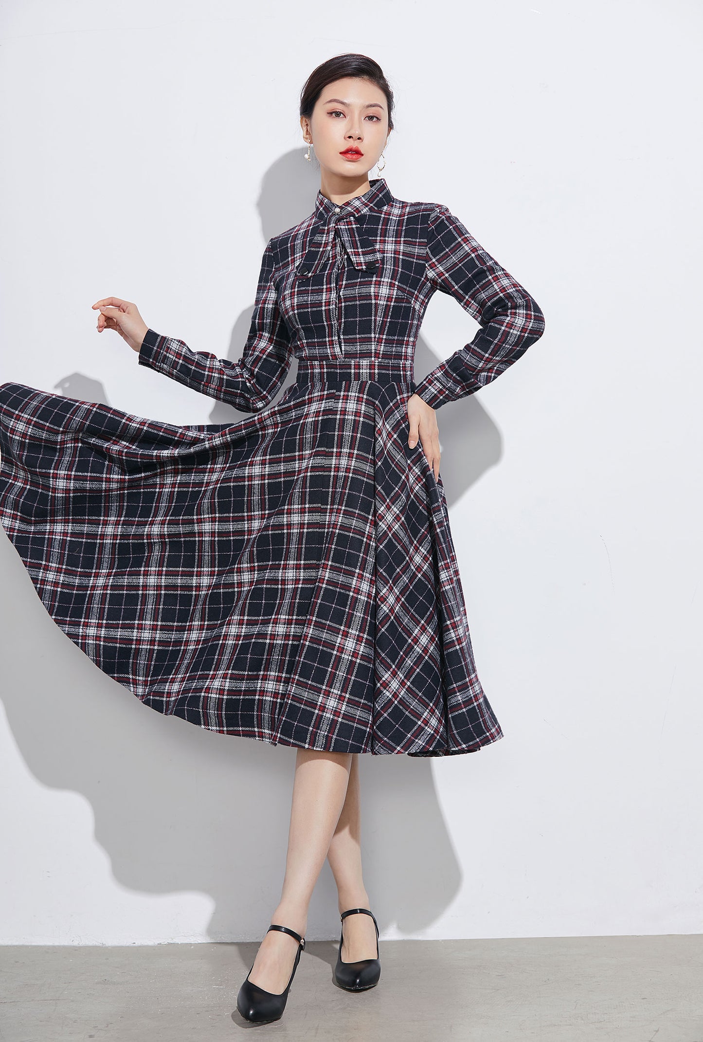Vintage-Inspired Plaid Wool Dress With Flared Skirt 2324