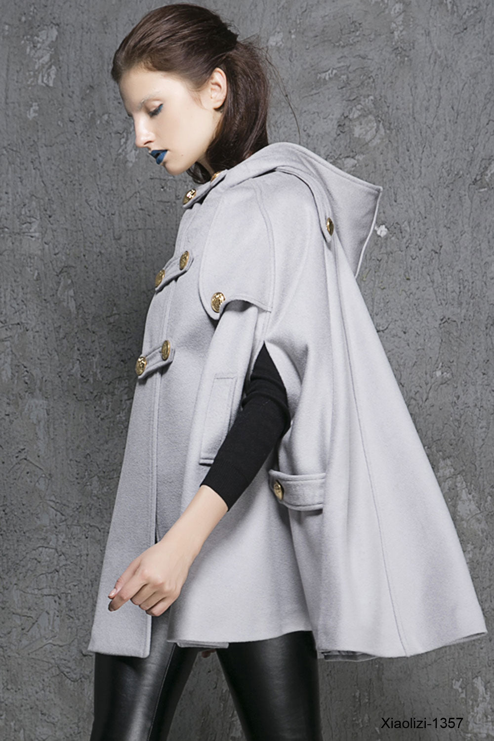 Gray Hooded Wool Poncho Coat – Handmade Double-Breasted Cape | Xiaolizi 1357