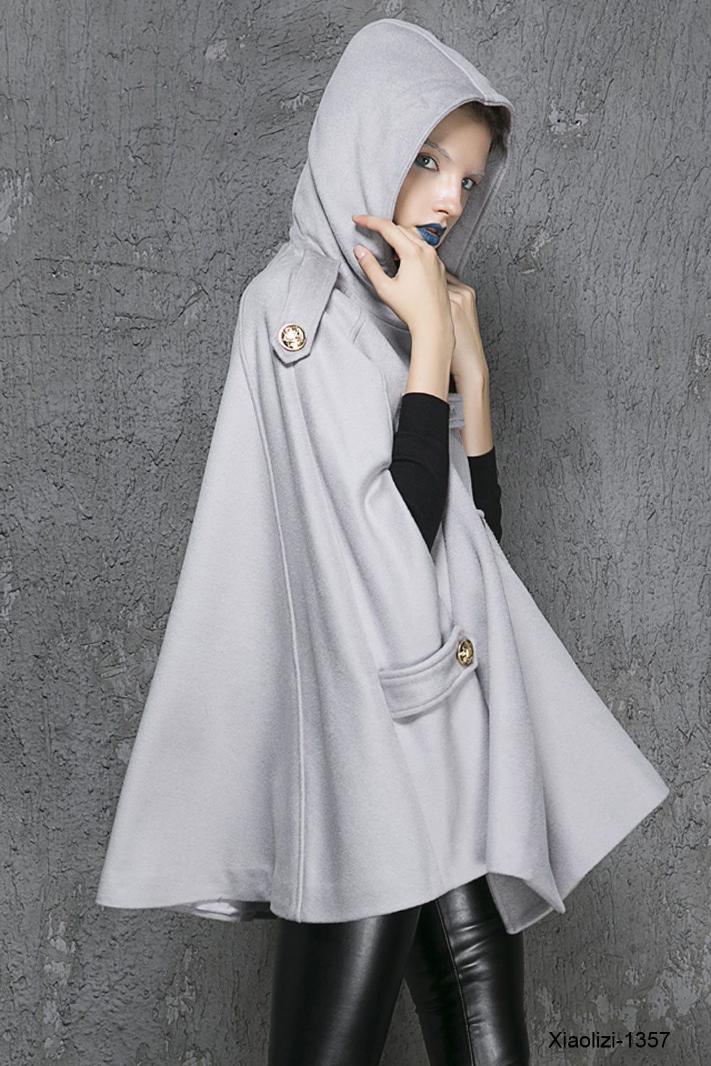 Gray Hooded Wool Poncho Coat – Handmade Double-Breasted Cape | Xiaolizi 1357