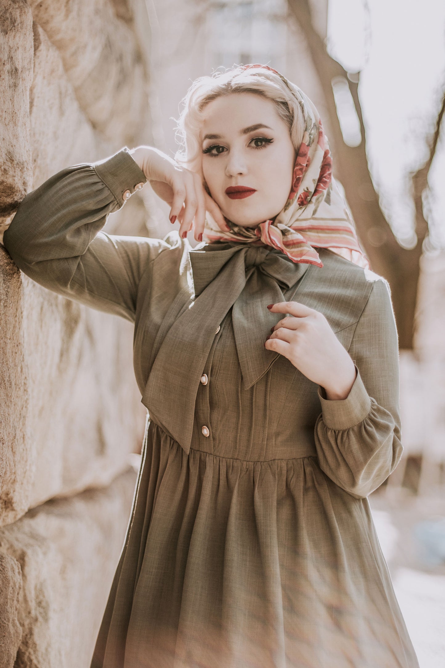 Medieval Style Linen Cotton Dress with Lantern Sleeves in Soft Taupe 2750