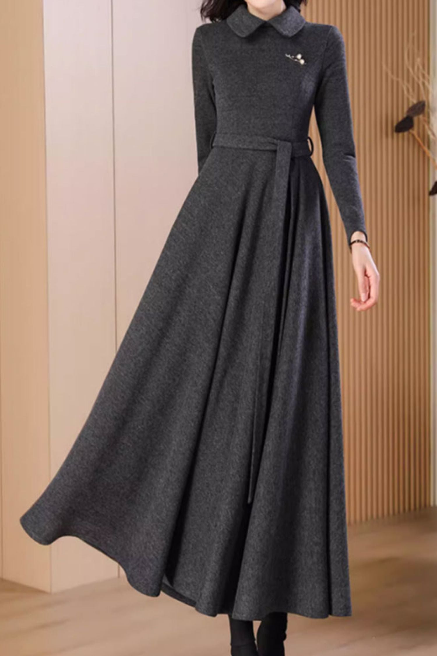 Dark Gray Wool Maxi Dress with Lapel Collar and Flowy Fit – Xiaolizi