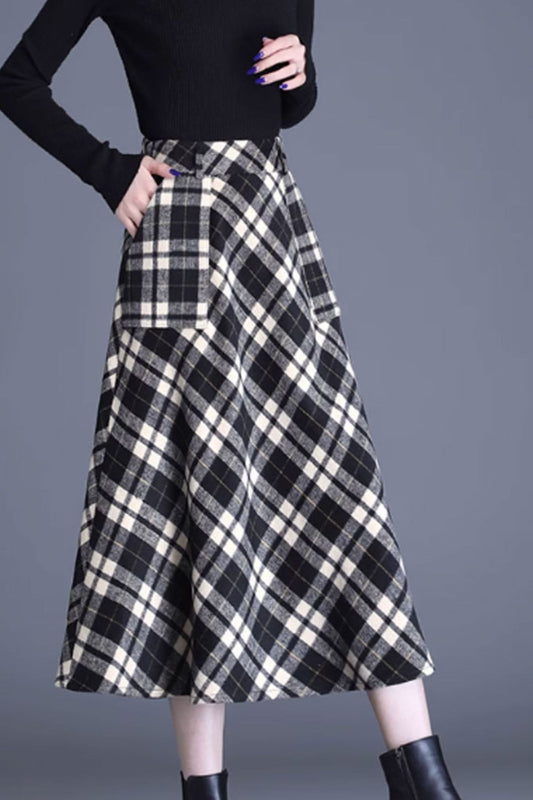 Black and white winter plaid wool skirt with pockets 4652