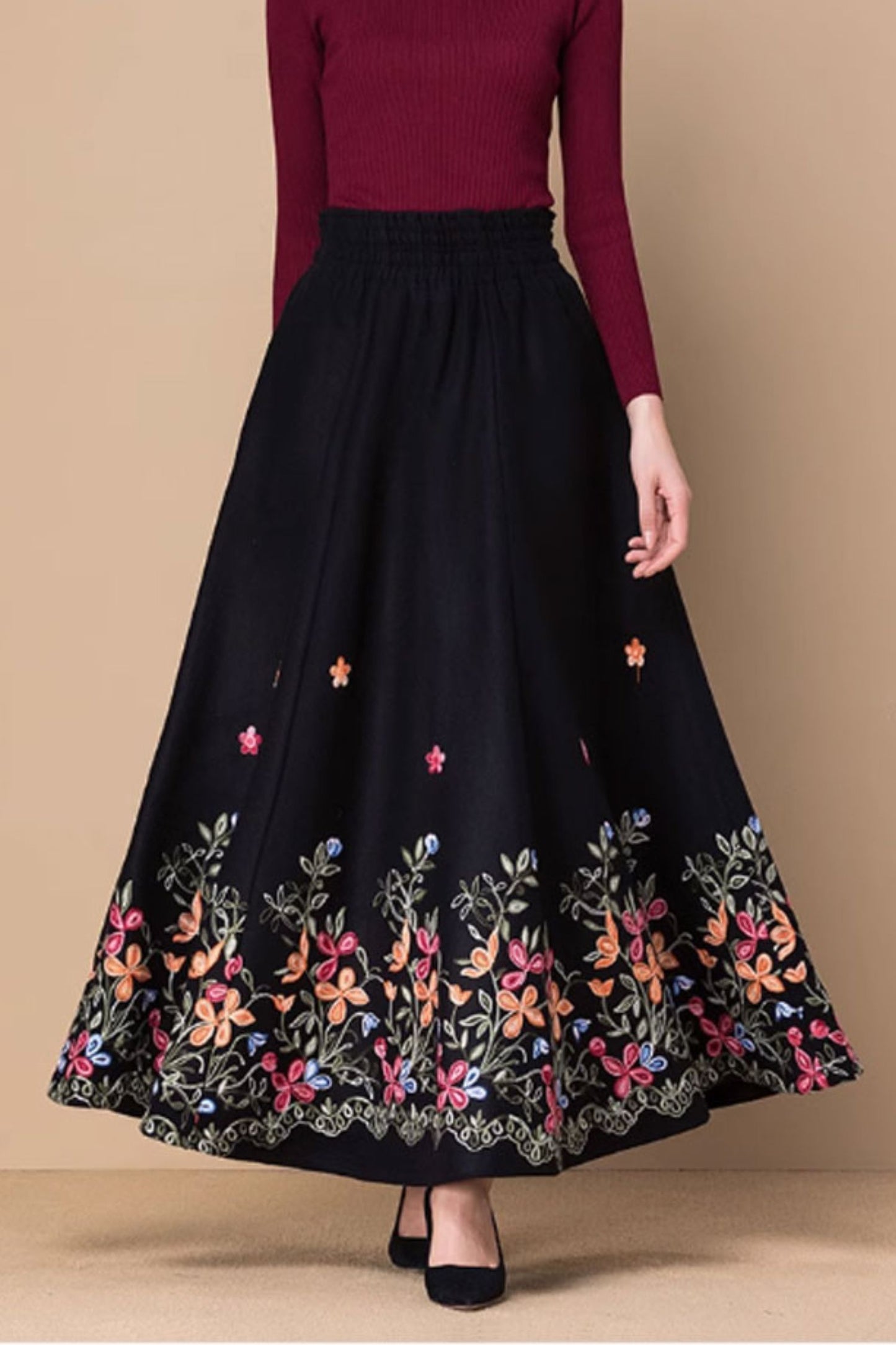 Black maxi Embroidered Wool Skirt 4770