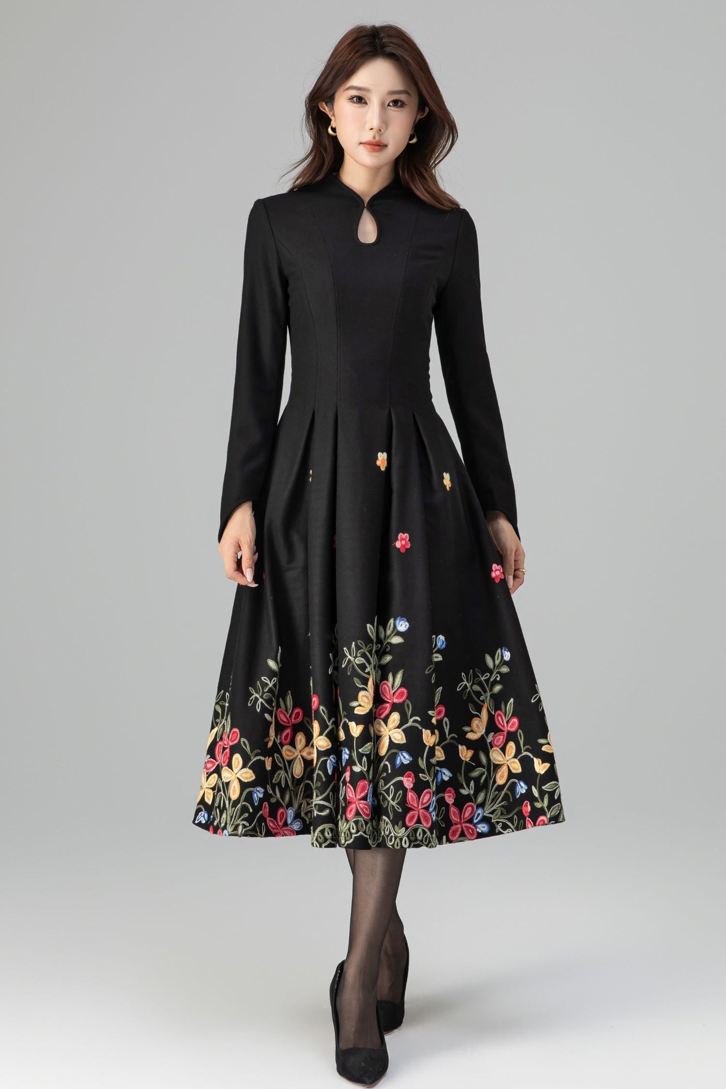 Timeless Black Wool Midi Dress – Floral Embroidery, A-Line Pleats – 6397