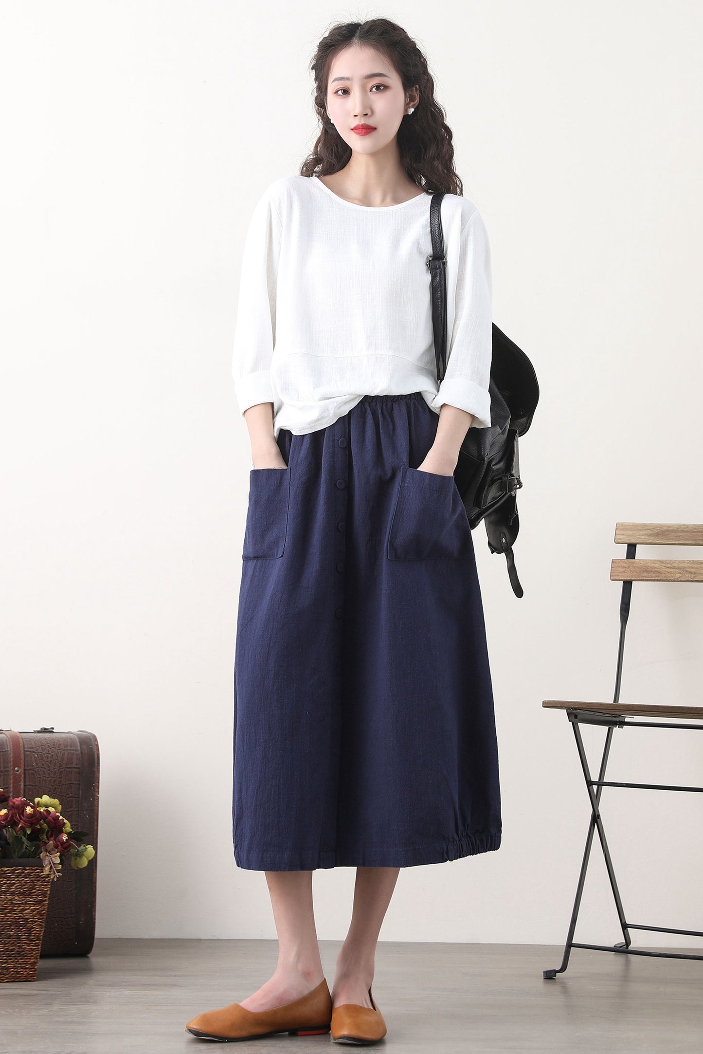 Navy blue linen skirt with pockets 2579