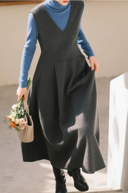 Wool Pinafore Midi Dress – Timeless Sleeveless Winter Style | Xiaolizi 6645