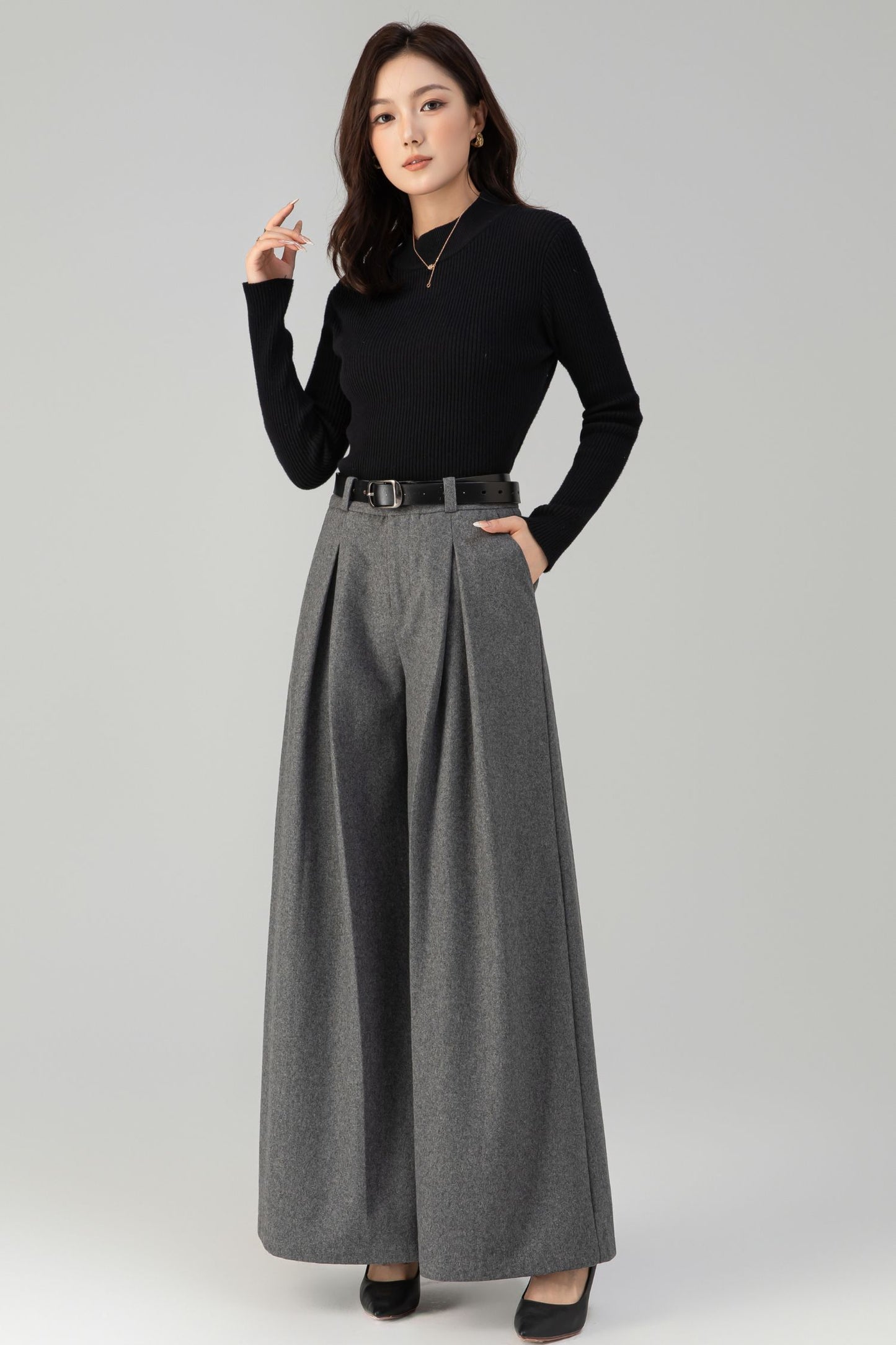 Vintage wool wide leg pants with high waist and front pleats
