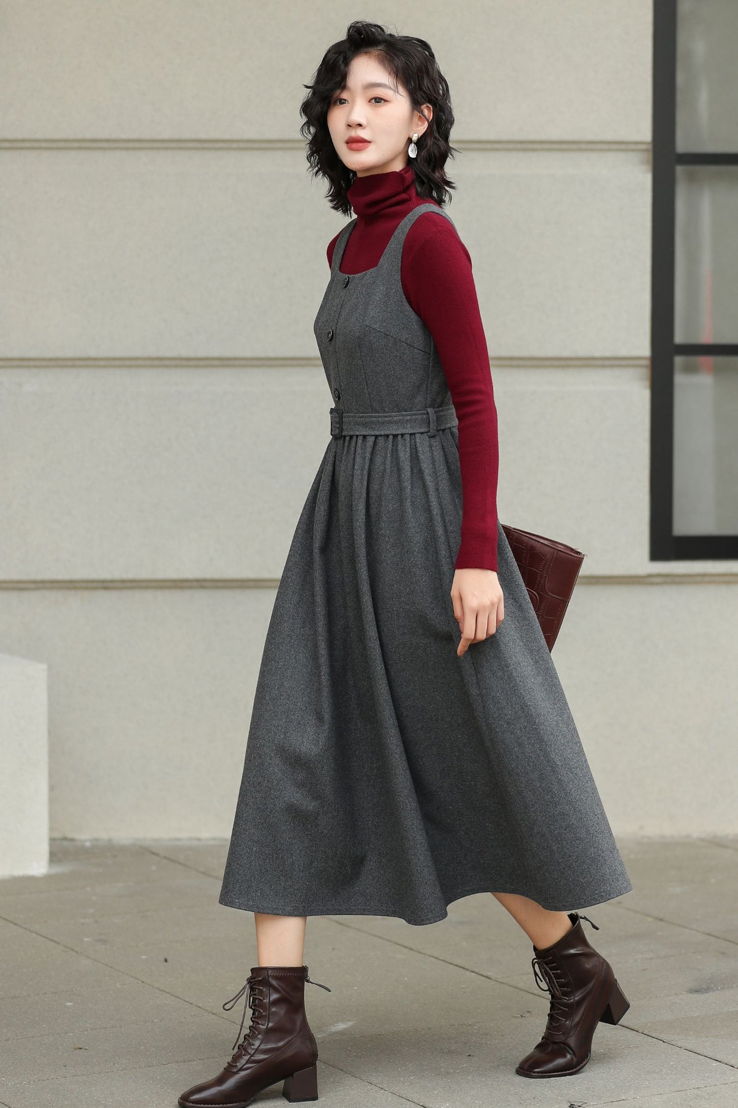 Gray sleevelss wool dress with belt 6427