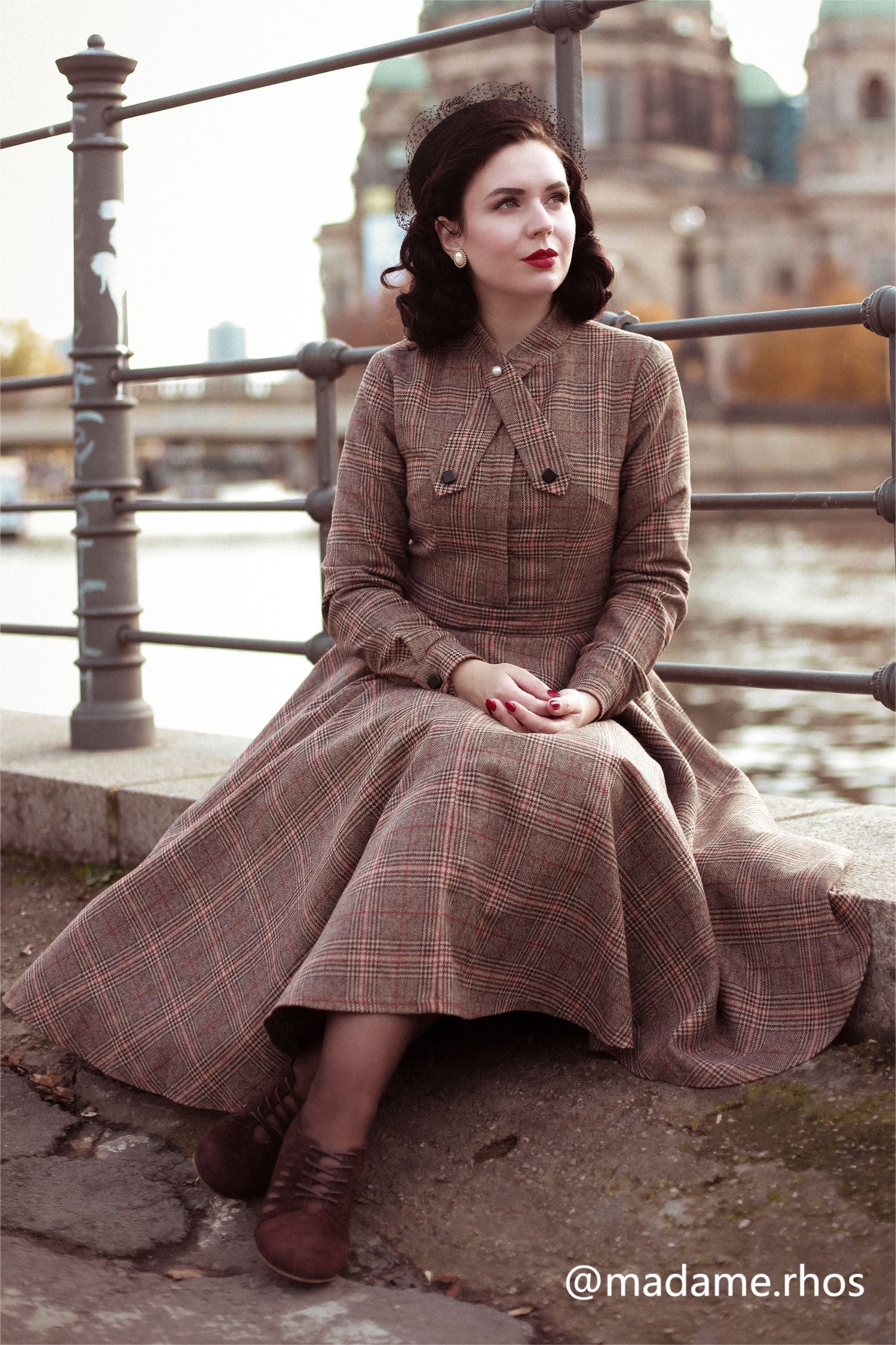 Brown Wool Plaid Dress – 1950s Fit & Flare Knee Length