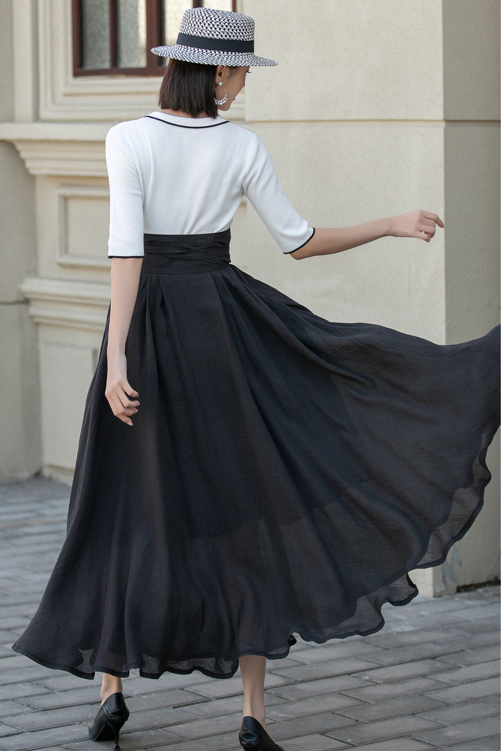 Elegant Flow: Stylish High-Waist Black Maxi Skirt 4900