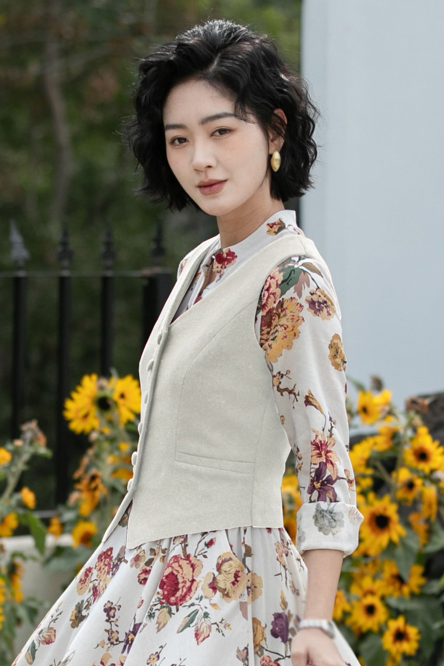 Beige Linen Cotton Vest - V-Neck Tailored Fit | Xiaolizi 6754