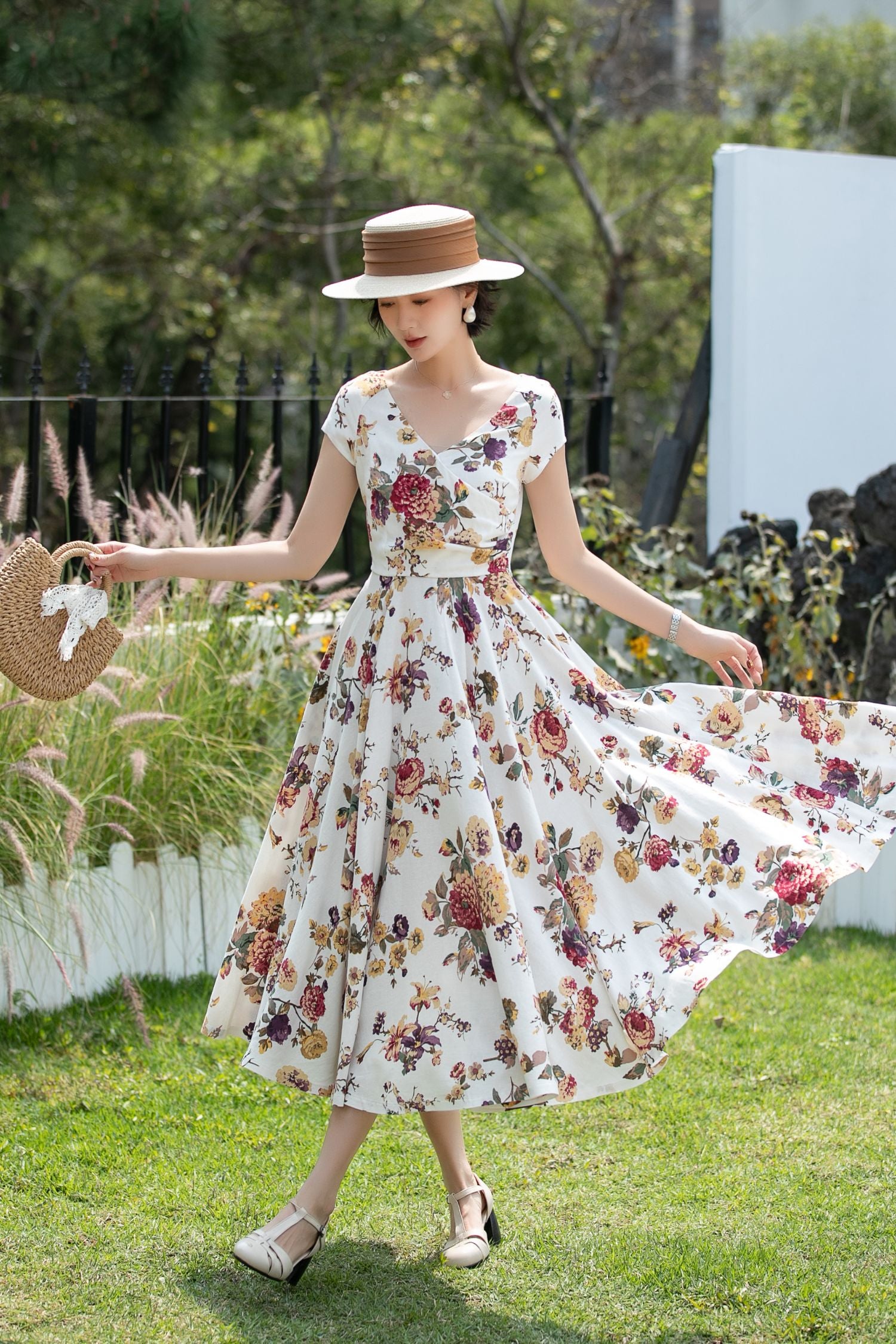 linen dress vintage Floral Cotton Midi | Style button closures up front Zara Leather Dress Archives Shiny fabric Colour:Royal lue