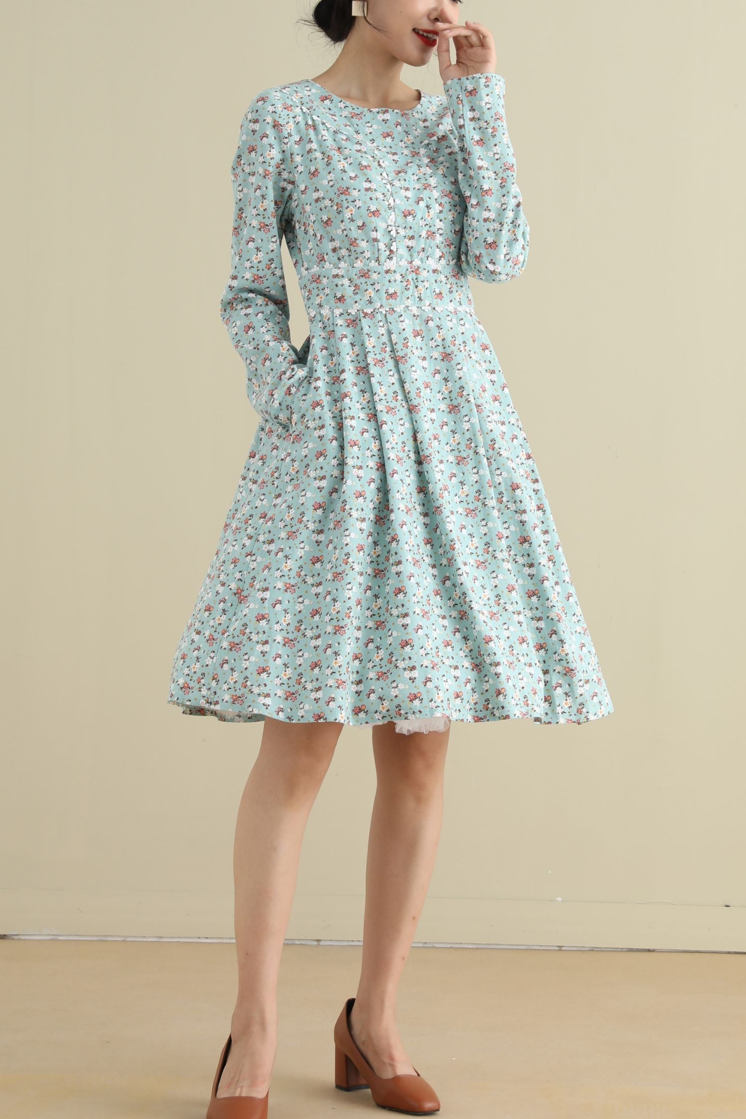 round neck knee length dress Ever-Pretty Inclusive Plus Size Chiffon Empire Waist Mother of the Bride Dress