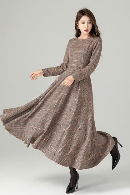 Brown Plaid Wool Maxi Dress – Vintage British Check Winter Dress with Pockets 4491