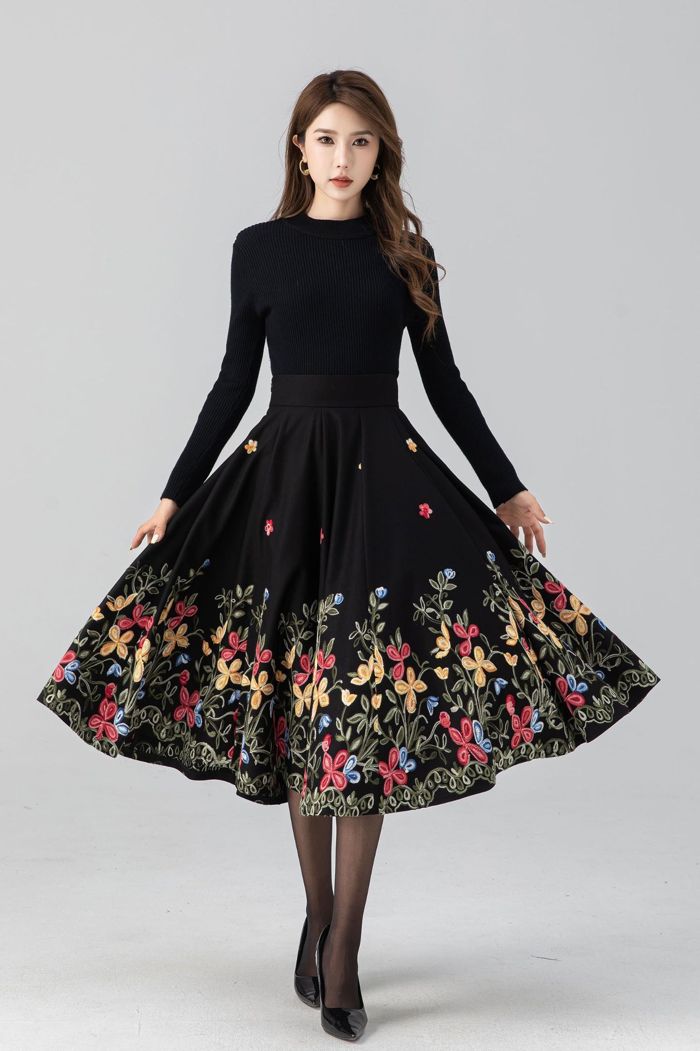 Black embroidered midi wool skirt 4665
