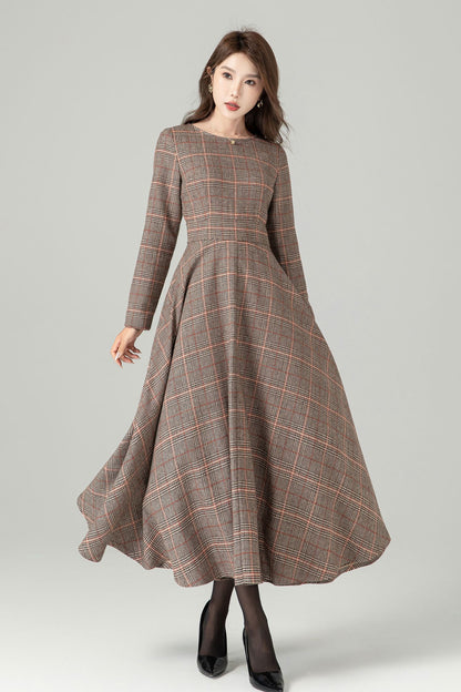 Brown Plaid Wool Maxi Dress – Vintage British Check Winter Dress with Pockets 4491