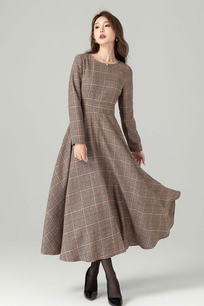 Brown Plaid Wool Maxi Dress – Vintage British Check Winter Dress with Pockets 4491