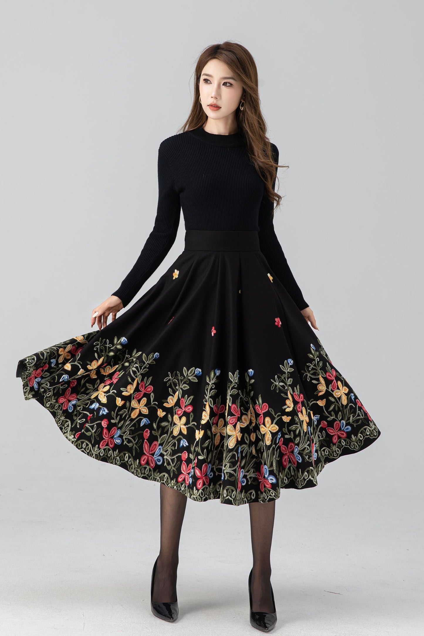 Black embroidered midi wool skirt 4665