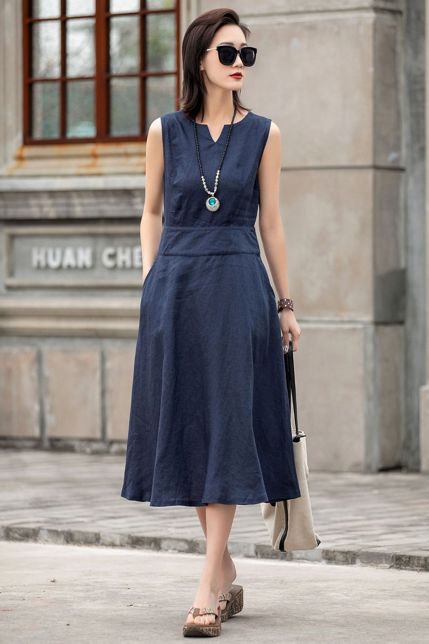 Casual sleeveless Navy linen midi dress 2593