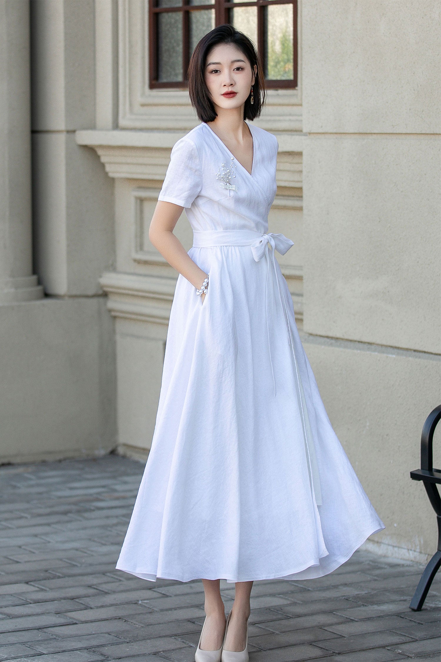 White Linen Wrap Maxi Dress with V-Neck and A-Line Silhouette – Xiaolizi White Linen Wrap Maxi Dress with V-Neck and A-Line Silhouette – Xiaolizi