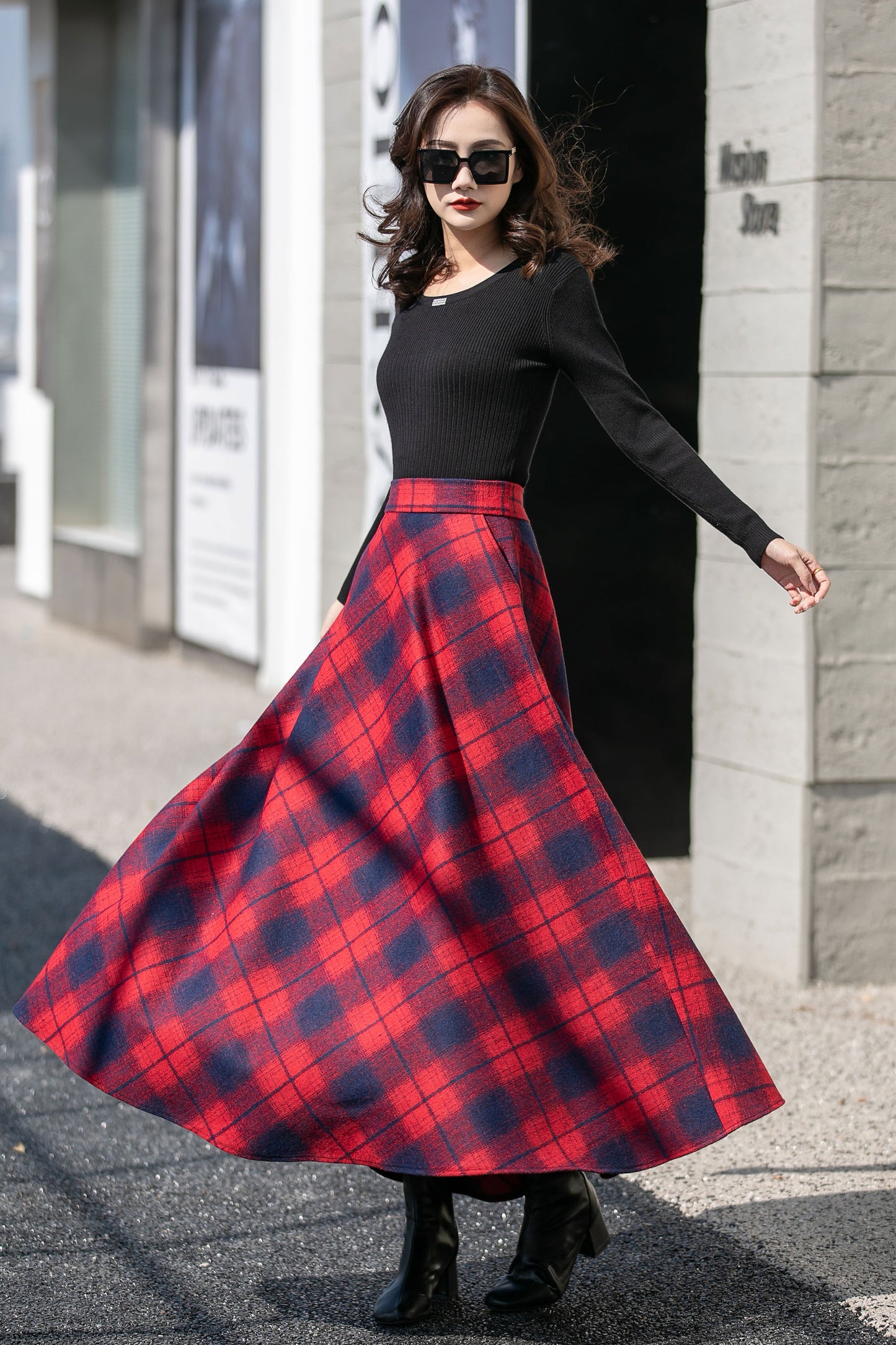 Plaid Wool Maxi Skirt - Flared Silhouette with Side Pockets 4129