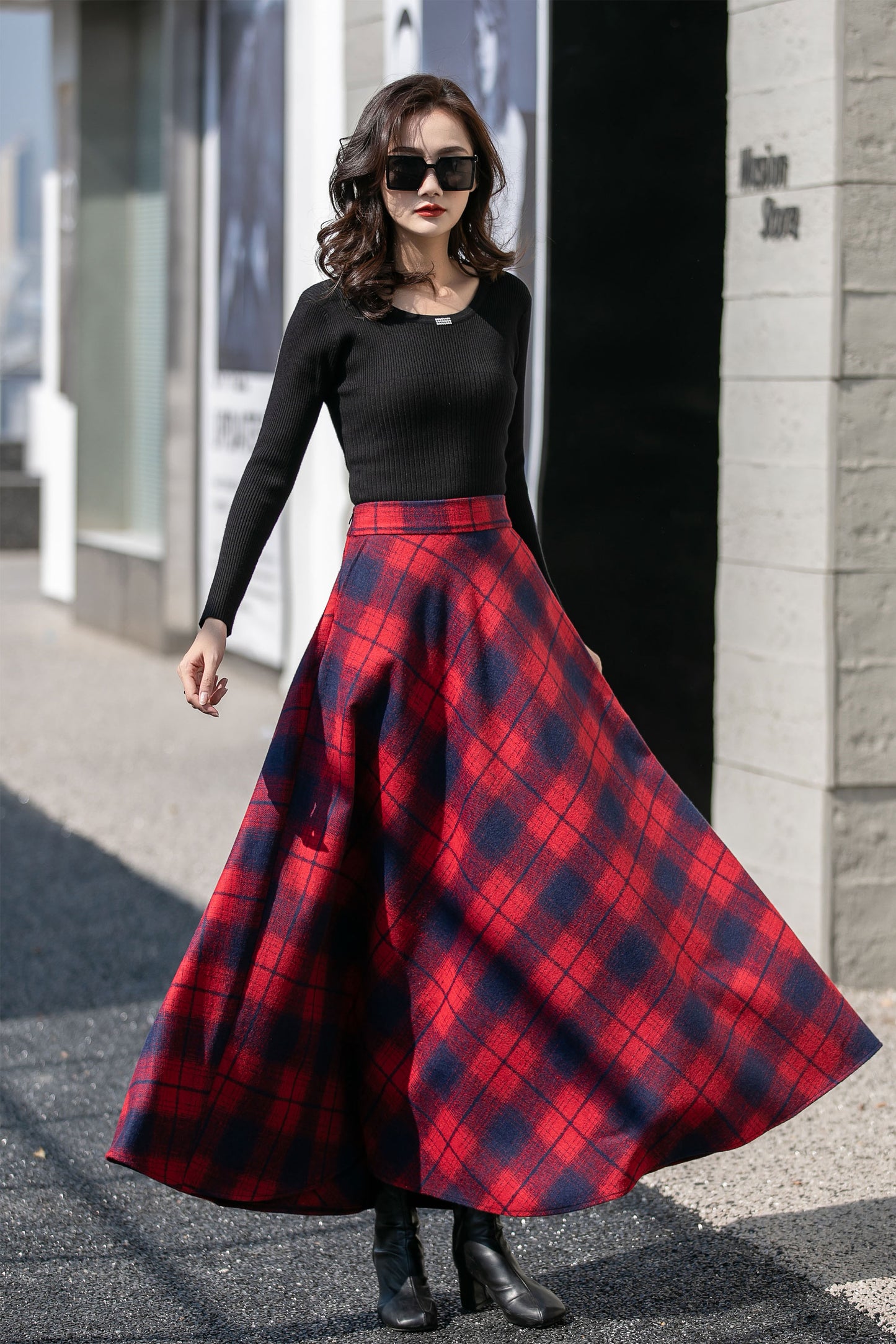 Plaid Wool Maxi Skirt - Flared Silhouette with Side Pockets 4129