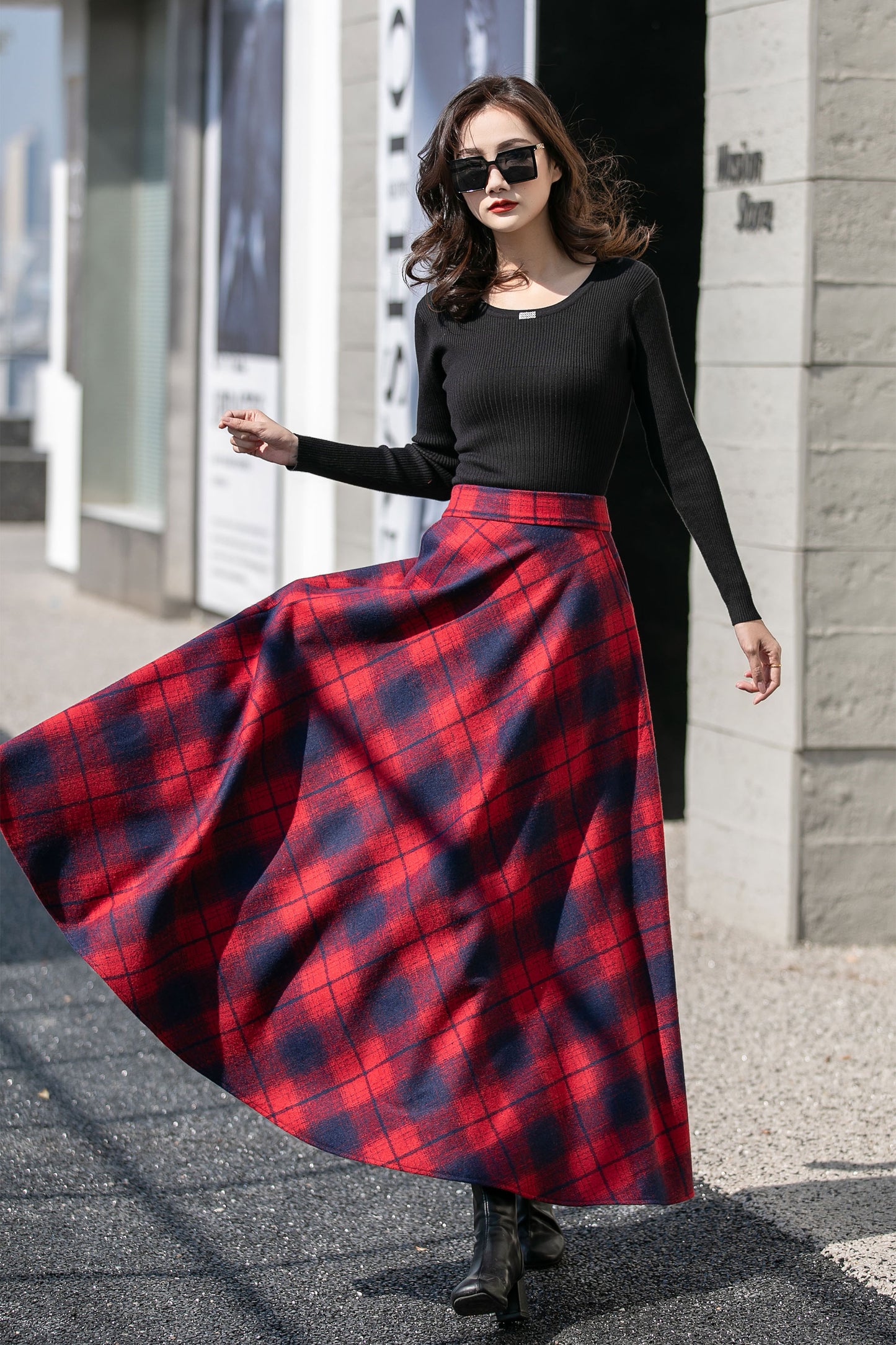 Plaid Wool Maxi Skirt - Flared Silhouette with Side Pockets 4129