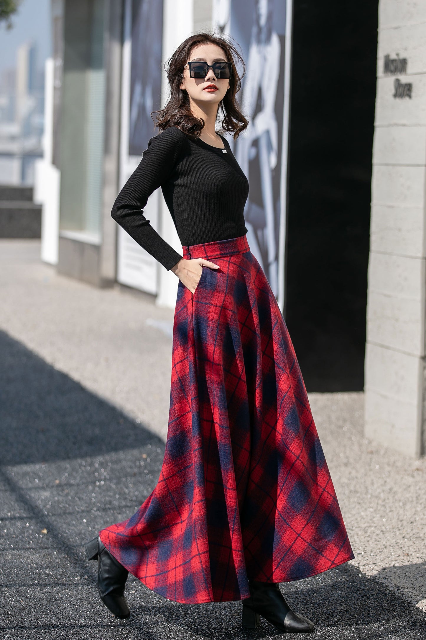 Plaid Wool Maxi Skirt - Flared Silhouette with Side Pockets 4129