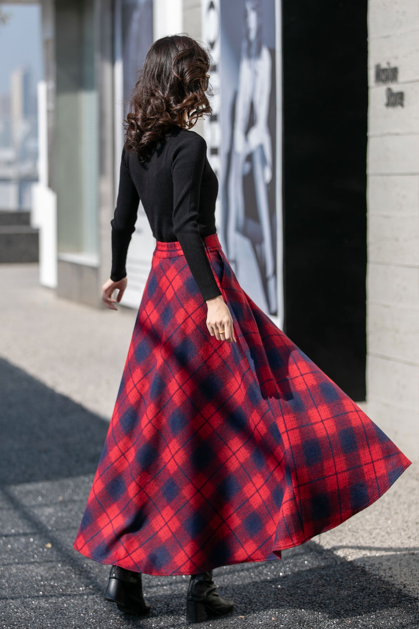 Plaid Wool Maxi Skirt - Flared Silhouette with Side Pockets 4129