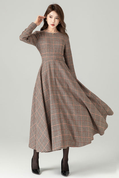 Brown Plaid Wool Maxi Dress – Vintage British Check Winter Dress with Pockets 4491
