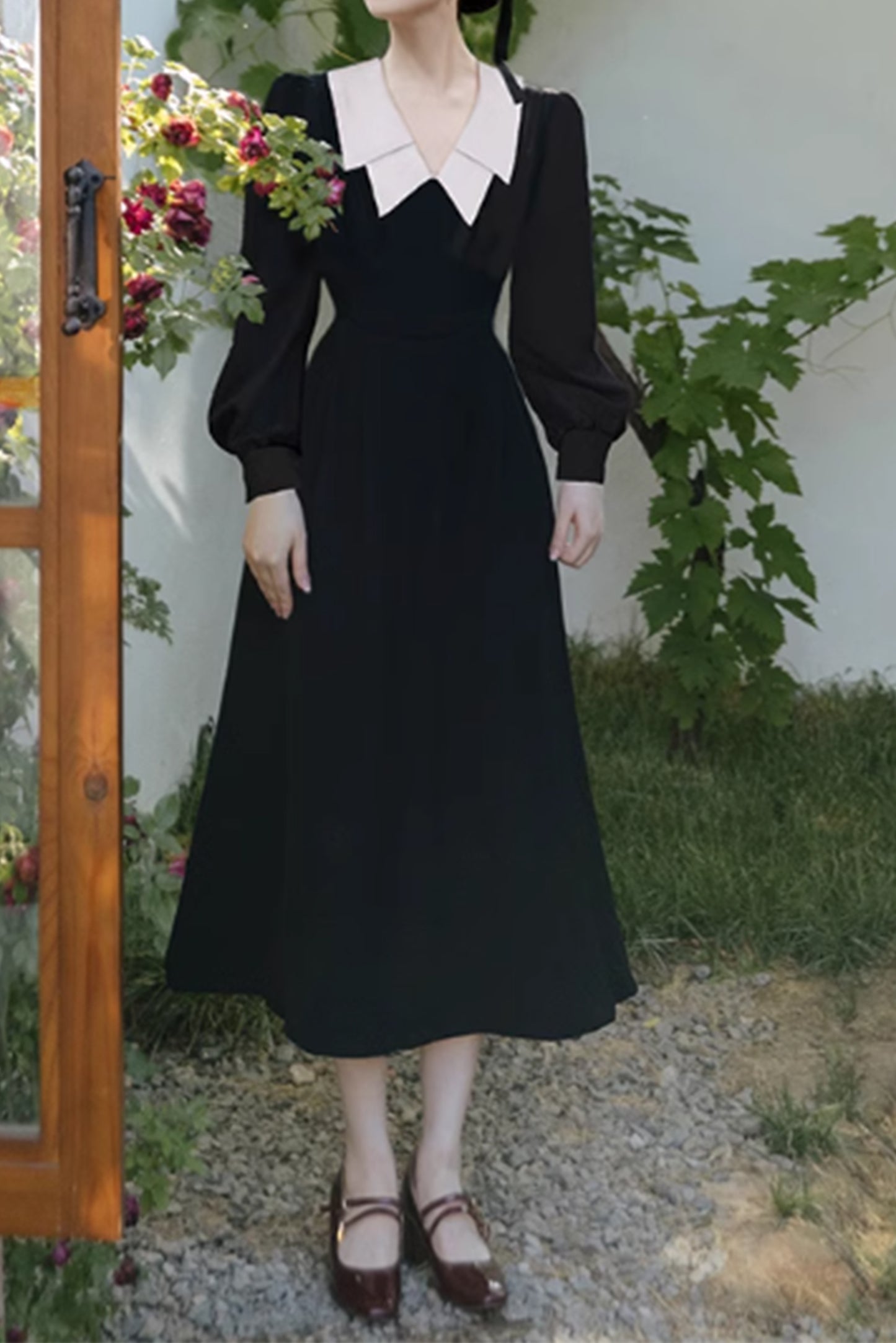 Black dress with long sleeves for women 4863