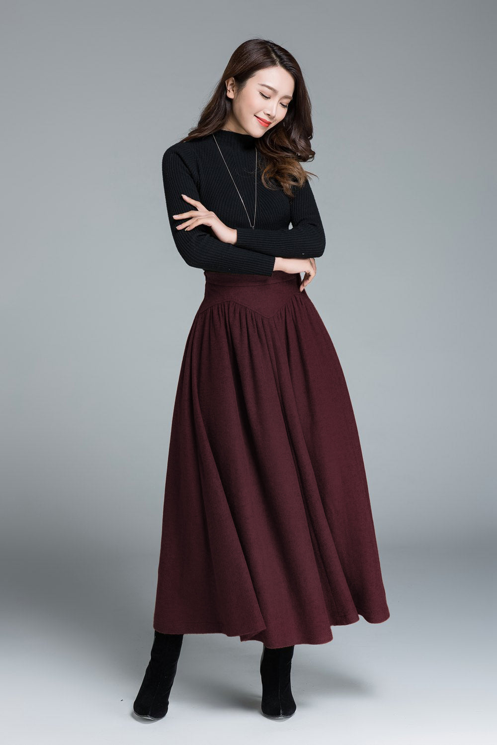 Elegant burgundy maxi skirt with pleated detail