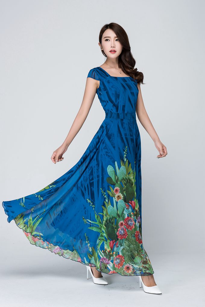 Vintage-Inspired Blue Floral Maxi Dress in Flowing Chiffon 1547