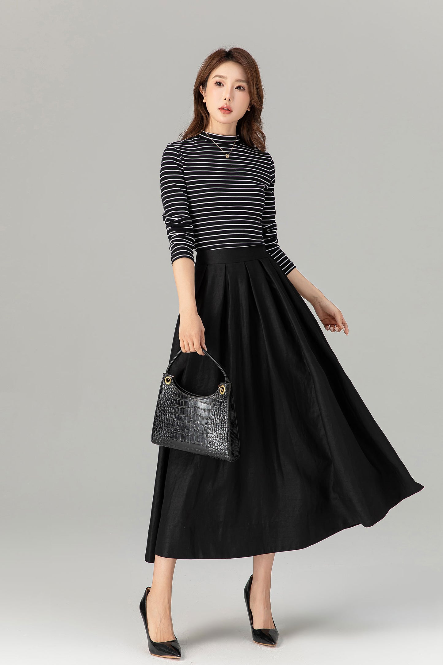 Pleated black midi linen skirt with pockets 4917