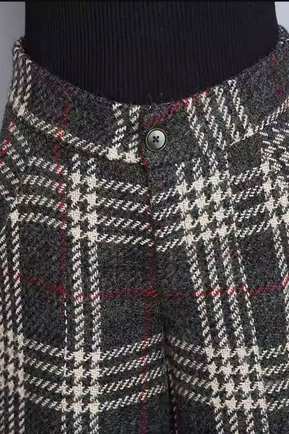 Black and White Plaid Wool Pants - Loose Fitting Above Ankle Length 4657