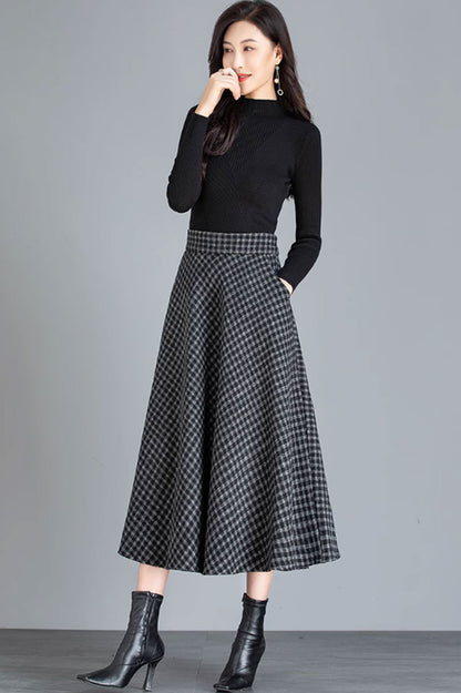 Black & Gray Wool Midi Skirt - Vintage A Line with Pockets 4644