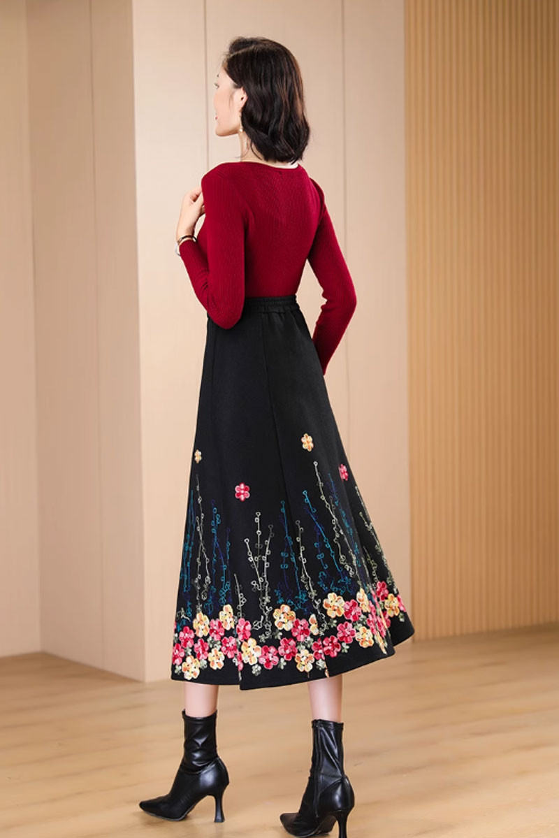 Midi black Embroidered Wool Skirt 4775