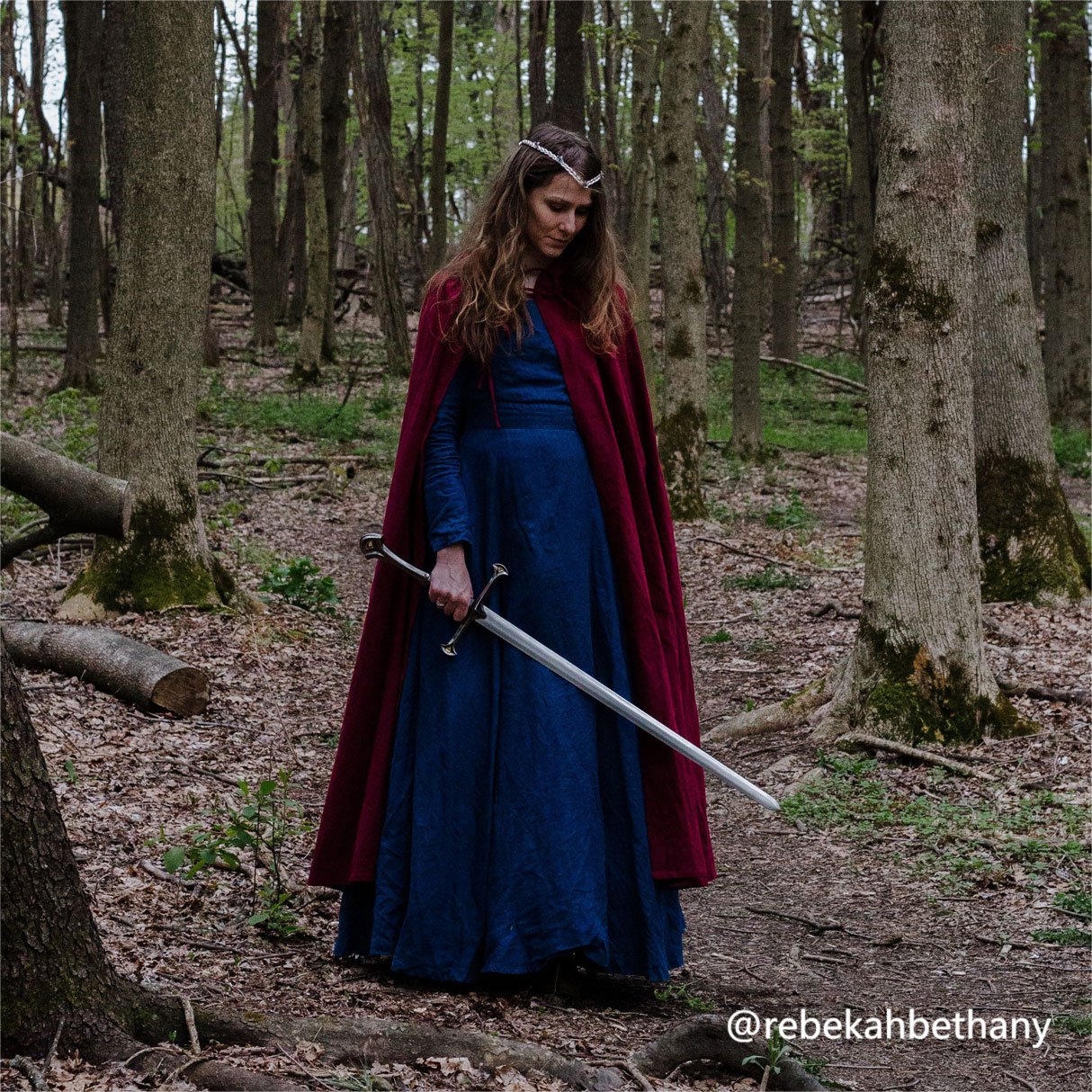 Red Linen Hooded Cloak – Handmade Vintage Cape with Influencer Picks 3288