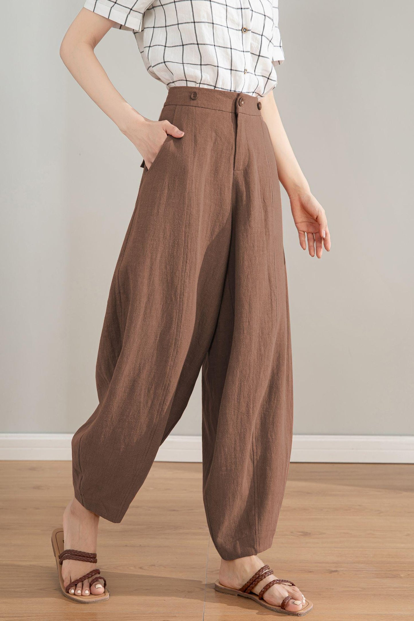 Brown Linen Suspender Pants for Women – Relaxed Fit Baggy Summer Trousers with Side Pockets, Xiaolizi  6121