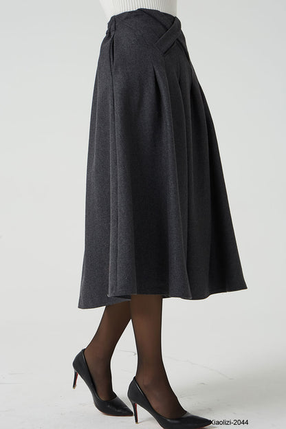 pleated skirt