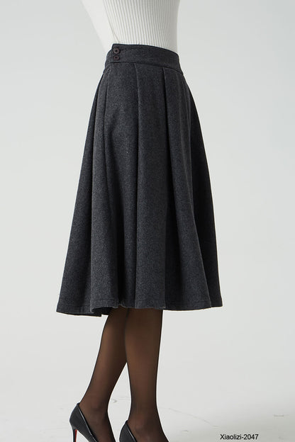 fitted skirt