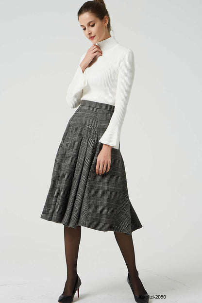 pleated skirt