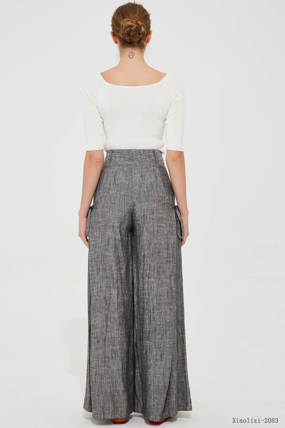 Pale Grey Pleated Wide Leg Trousers | New Look